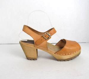 Mia Damen Greta Sandale braun Holz Plateau Absatz Stollensohle Peeptoe Knöchelriemen - Bild 1 von 12