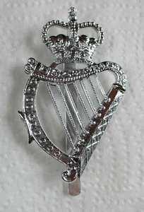 British Army:"LONDON IRISH RIFLES STAYBRITE CAP BADGE" (QEII Crown, 1990s-2000s) - Picture 1 of 5