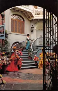 Le Grand Courtyard Disneyland New Orleans Square Anaheim 1960er Vintage Postkarte - Bild 1 von 2