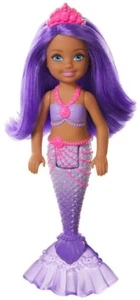 Barbie Dreamtopia Chelsea Meerjungfrau Puppe mit rosa Tiara, lila Haaren & Schwanzmatte - Bild 1 von 3
