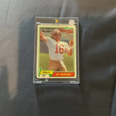 1981 Topps - Joe Montana #216 (RC) Nice Condition! Grade It! 📈📈📈 - Image 1 of 4