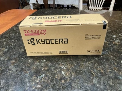 Cartucho de tóner magenta genuino Kyocera TK-5282M Foto 1 de 4