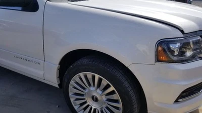 17 LINCOLN NAVIGATOR FENDER ASSEMBLY FRONT RIGHT PASSENGER PEARL WHITE - Изображение 1 из 4