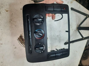 Tapicería de tablero de control de temperatura de radio Ford Freestar 04-07 - Imagen 1 de 2