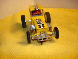 Vintage #39 "TBone Dave" dirt Midget Racer 1/24 slot car offered by MTH - Picture 1 of 12