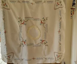 Vintage Tischdecke handbestickt Kreuzstich schöne Blumen 40 x 40 Zoll - Bild 1 von 12