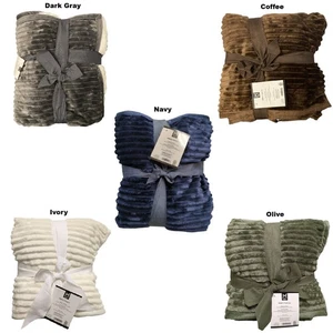 Member's Mark Extremely Soft Ribbed Throw, Faux Fur Reverse, 60"x70" - Picture 1 of 10