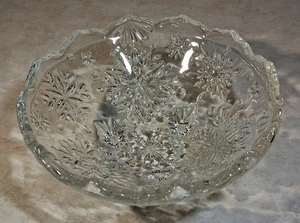Mikasa 6" Snowflake Footed Bowl - Picture 1 of 8