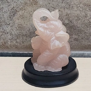 Piccola statua elefante intagliato quarzo rosa pietra rosa tronco su - Foto 1 di 9