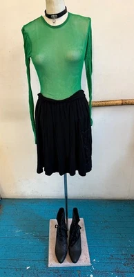 Falda Sourpuss Negra Mall Patinador Gótico Estampado de Murciélago Horror Rockabilly PinUp Talla Med Foto 1 de 4