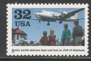 USA #3211 (A2492) ss MNH - 1998 32c Berlin Airlift, 50th Anniversary  - Bild 1 von 1