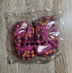 New in Packaging Bullocks baby slippers size 6-12 months Floral pattern - Picture 1 of 3
