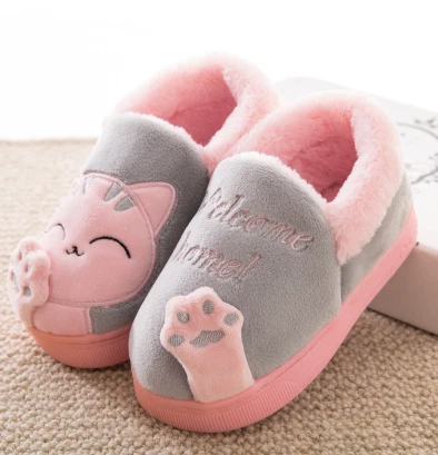 Adorables pantuflas de bebé con pata de gato: ¡suaves, acogedoras y perfectas para pies pequeños! Regalo Foto 1 de 1