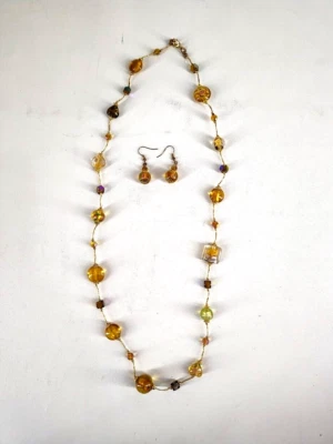 Collar y pendientes perforados con cuentas de vidrio ámbar iridiscente floral murano 29" Foto 1 de 4