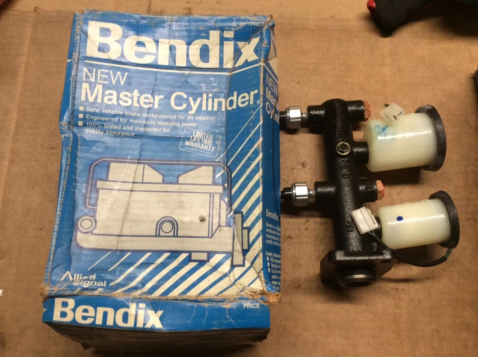 Cilindro maestro de freno Bendix M56301 nuevo Foto 1 de 4