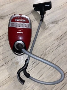 Miele Kinderstaubsauger mit Geräusch / Rot - Bild 1 von 3
