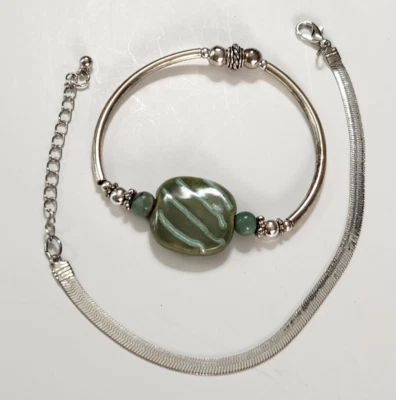 2件套银色手链绿色陶瓷珠弹力人字形链时尚 — 第 1/4 张图片