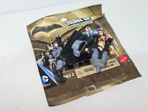 BATMAN V SUPERMAN POTENTE MINIS SERIE 2 PERSONAGGIO BATMAN 2" - Foto 1 di 1