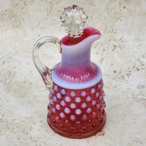 Vintage Fenton Cranberry schimmernde Nägelkruze mit Hobnail Stopper #389 - Bild 1 von 10