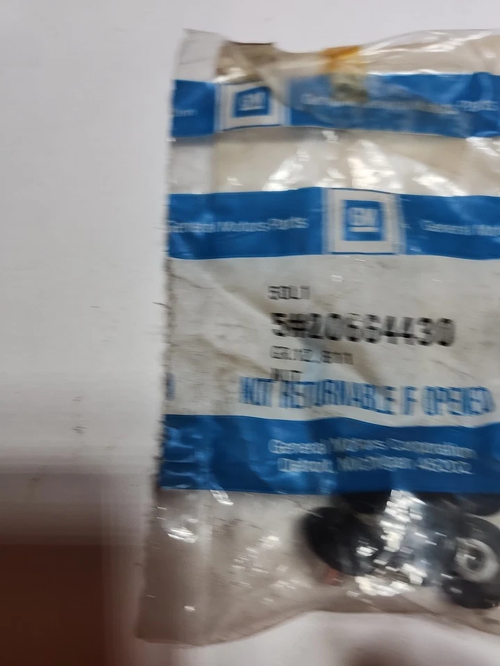 Juego de 5 tuercas de cierre originales GM 206644430 Monte Carlo Malibu Cadillac NOS  Foto 1 de 2