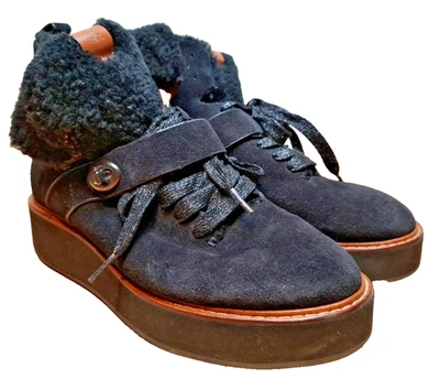 COACH Urban Hiker Boota Tirnlock strap Genuine Suede & Sherling Womens 8.5 Black - Image 1 of 4