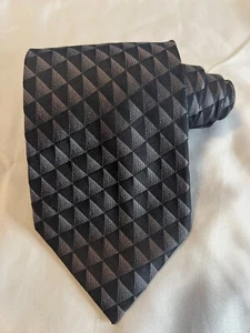 DKNY Krawatte schwarz/grau geometrisch 100 % Seide 58 Zoll x 3,75 Zoll - Bild 1 von 8