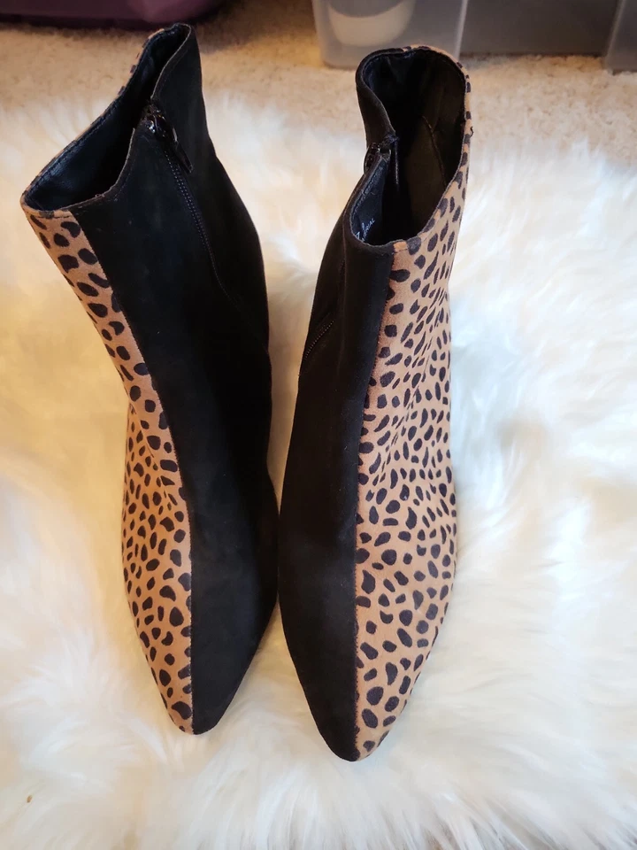 Botines de gamuza y tacón negros y leopardo para mujer talla 9  Foto 1 de 4