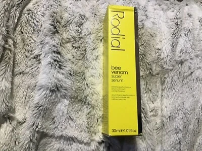 Rodial Bee Venom Super Serum 1 OZ Caja Nueva Foto 1 de 4