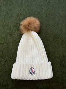 Cappello Moncler Beanie con Pom Pom realizzato in pelliccia di volpe taglia libera colore bianco GRENOBLE - Foto 1 di 9