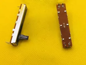 45 mm symmetrisches gerades Schieber Fader Potentiometer B10K Welle 10 mm Federweg 30 mm 3P - Bild 1 von 2