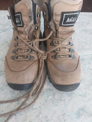 REI Goretex #7701 Women's Hiking Boots Tan (Size 6.5) - Image 1 of 4