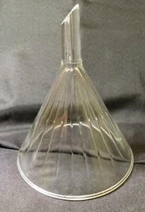 Vintage 1 Pint Funnel with Embossed Ribbed Interior and Smooth Exterior A-5 - Picture 1 of 5