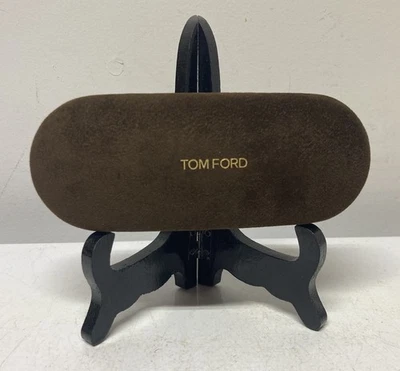 Gafas de sol Tom Ford aterciopeladas imitación gamuza estuche rígido logotipo dorado usadas en excelente estado Foto 1 de 4