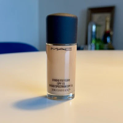Studio Fix Fluid SPF 15 24HR Matte Foundation + Oil Control NC37 - Image 1 of 2