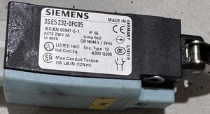 Siemens Limited Switch 3SE5 232-0FC05 - Picture 1 of 3