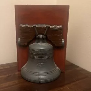 Single Ceramic Bookend Vintage 1976 75 Hobbyist Liberty Bell Book - Picture 1 of 8