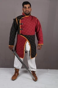 El Gambesón Medieval con Recorte Amarillo, Ropa de Cosplay de Brujo para Hombre - Imagen 1 de 12