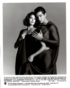 ABC - LOIS & CLARK: LE NUOVE AVVENTURE DI SUPERMAN - DEAN CAIN - FOTO PROMO 6 - Foto 1 di 1