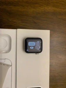 apple watch 6 40 mm alluminio gps con classici segni di usura con cinturino orig - Foto 1 di 3