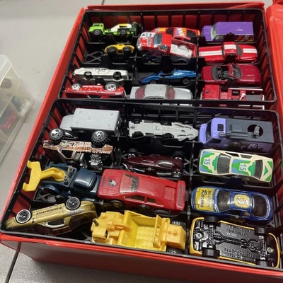 Mattel Matchbox Across America 50th bday  50 Car Carry Case 2001 ToysRus + Cars - Image 1 of 4