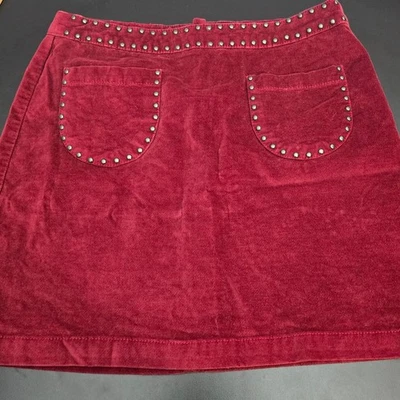 Minifalda de mezclilla con tachuelas de terciopelo rojo Mossimo Supply Co talla 6 Foto 1 de 4