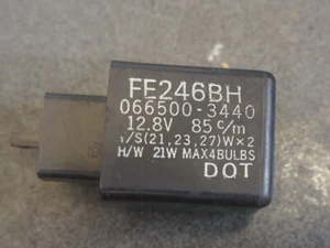 RELAY ASSY, TURNSIGNAL LAMP KAWASAKI ZR1100 B1 ZEPHYR 1996 27002-1101 16445 - Imagen 1 de 4