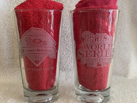 TWO Philadelphia Phillies 2008 World Series Champions Pint Glasses - READ DESC Cover