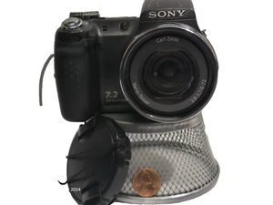 Sony Cybershot DSC-H5 7.2mp Digital Camera 12x Optical Image Stabilization Zoom - Picture 1 of 3