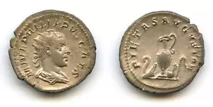 Scarcer silver antoninianus of Philip II (247-249 CE), Roman Empire (RIC 215) - Picture 1 of 1