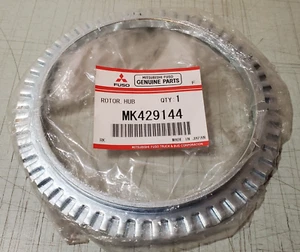 Genuine Mitsubishi Fuso Rear Wheel Hub Assembly Rotor MK429144 NEW OEM - Picture 1 of 2