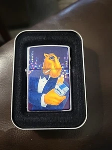 Encendedor Zippo Camel Cigarettes Camel Joe Tux Triangle 503 - Imagen 1 de 9
