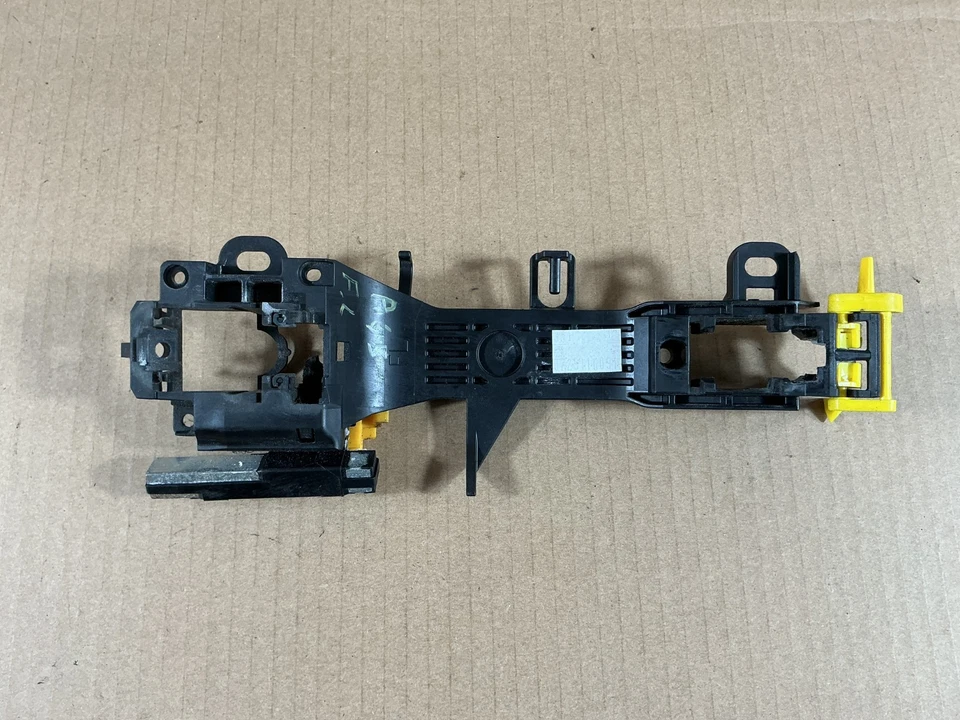 Conjunto de marco de manija de puerta exterior delantera izquierda Toyota Sienna 2011-2020 OEM Foto 1 de 4