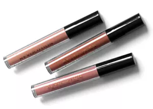 Revolution Makeup Totally Soph X Lucidalabbra a Scelta TORTA SCIROPPO FUDGE Nuovo - Foto 1 di 4