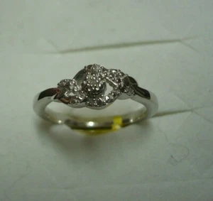 Diamond Ring Size 7 7 diamonds .07tcw MSRP$599 - Picture 1 of 6